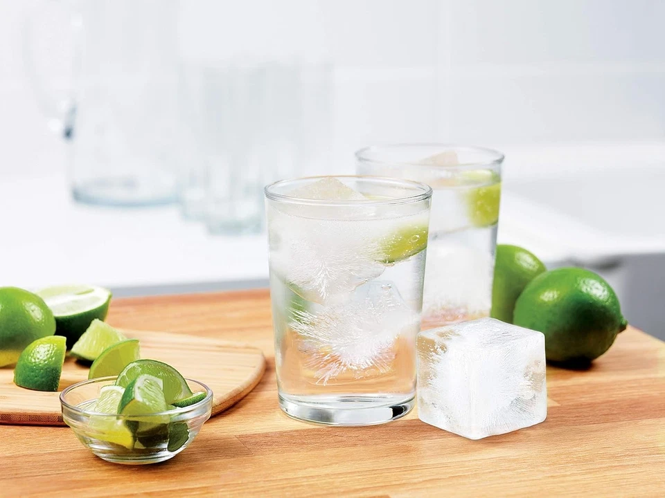 Bandeja de hielo Tovolo King Cube Foto 2 de 4