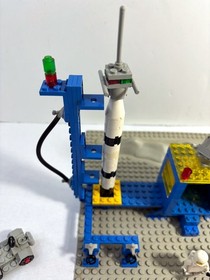 LEGO Classic Space:  Alpha-1 Rocket Base 483 (1979) Vintage