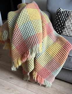 Vintage Welsh wool honeycomb waffle blanket pastel check crafting / camping