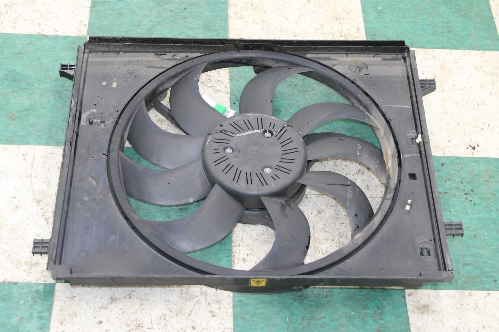 Maserati Ghibli 2014-2019 Cooling fan motor