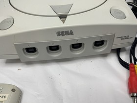 Sega Dreamcast Console Video Game System White HKT-3020 w/Controller TESTED