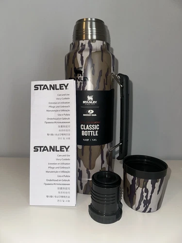 Stanley Mossy Oak Hunt And Fish Collection Classic Vacuum Bottle 1.5 QT/1.4L 