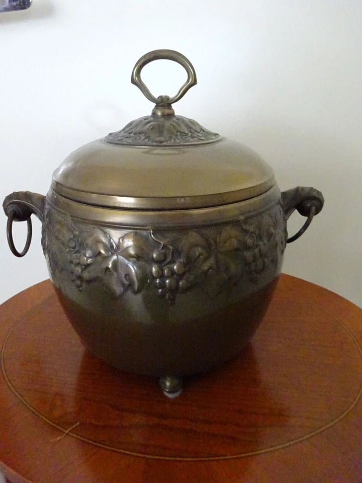 Alter Bowletopf mit Deckel  Dekor Weintrauben Messing 20er/30er - Bild 3 von 4