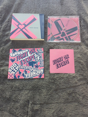 Chaos Chapter: Fight or Escape (Random Cover) (incl. 44pg Photobook, Diary...