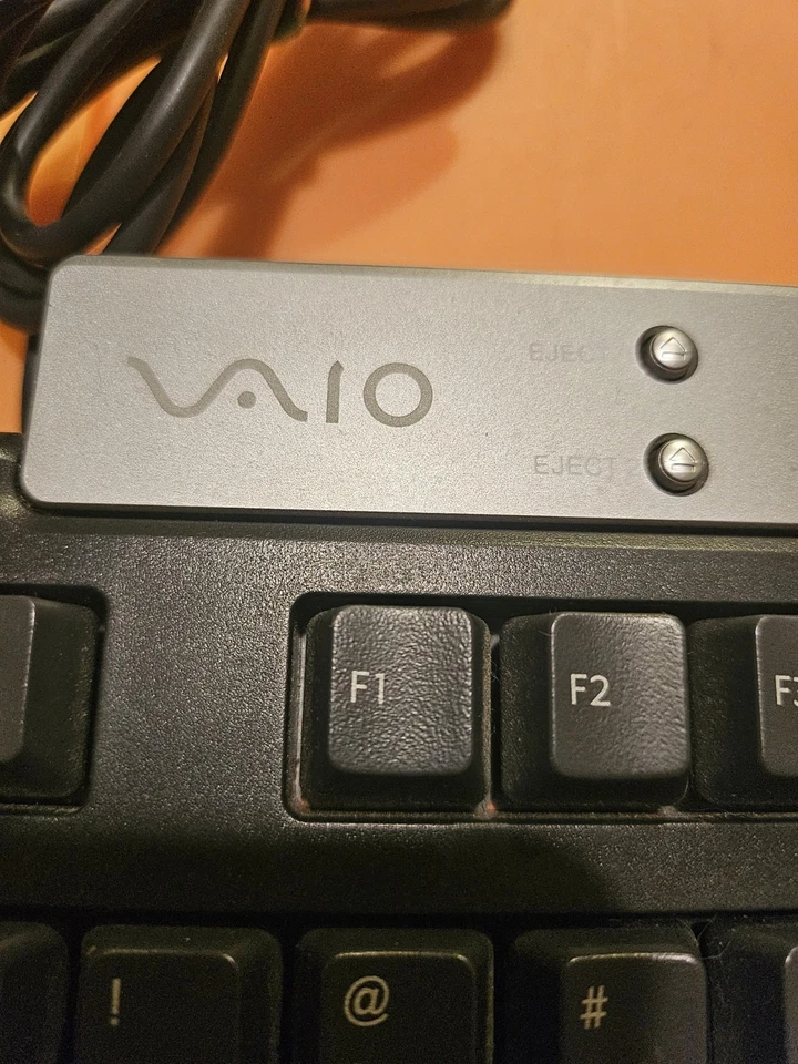 Rare Working vintage Sony VAIO PCVA-KB4P/U PS/2 Wired Computer Keyboard. 0018945 - Image 2 of 4