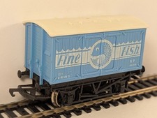 Hornby R013 OO Gauge Fine Fish Van