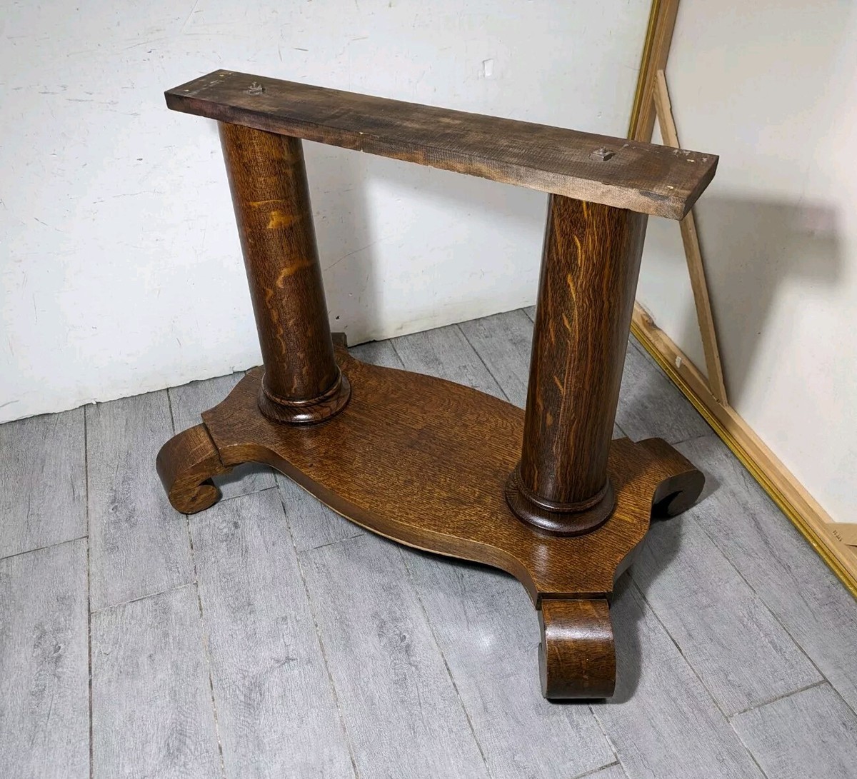 Antique Quartersawn Tiger Oak Wood Oval Library Desk Antique Quartersawn Tiger Oak Wood Oval Library Desk