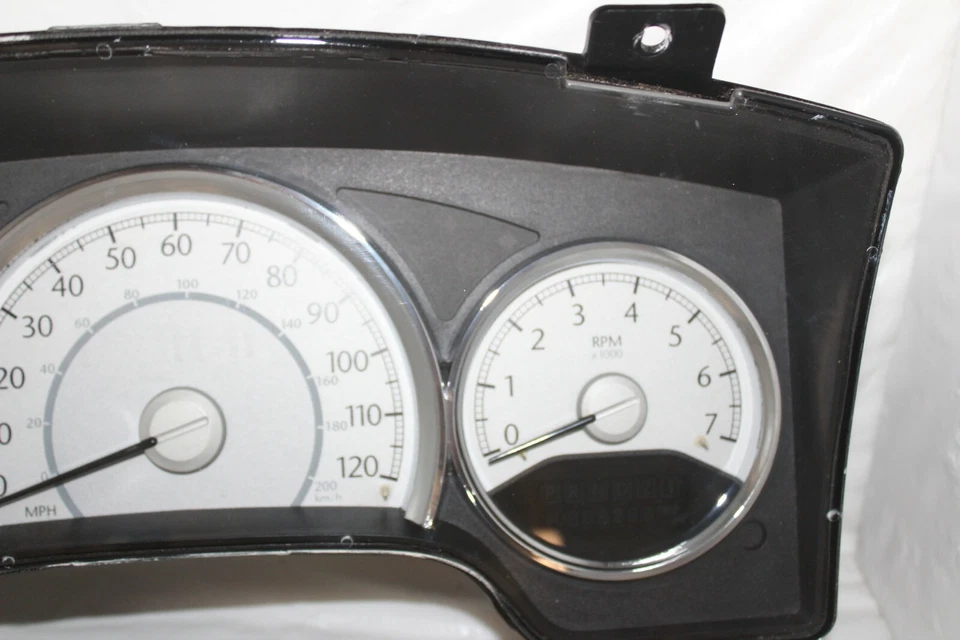 Speedometer Instrument Cluster Dash Panel 2007 08 Chrysler Aspen 196,887 Miles - Image 4 of 4