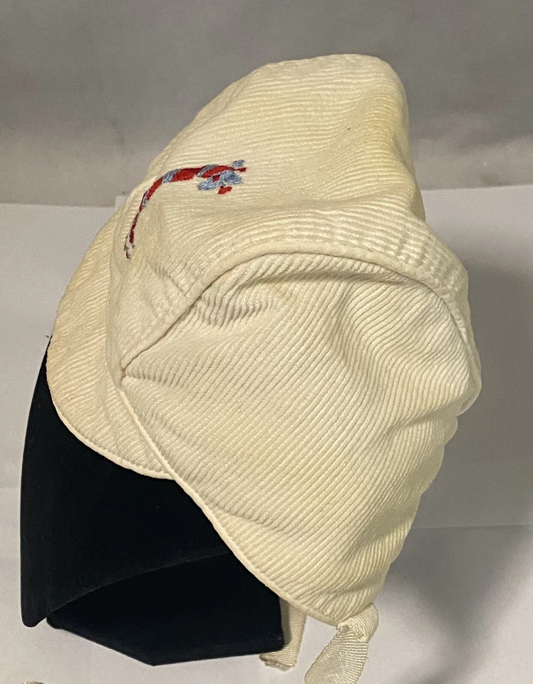 Chapéu de bebê vintage marca Cinderela, veludo, girafa vermelho e azul - Imagem 4 de 4