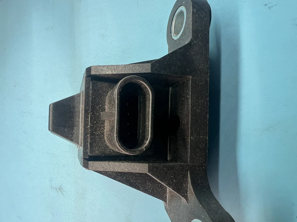 Датчик положения коленчатого вала двигателя VIN: K 213-151 - Изображение 2 из 2