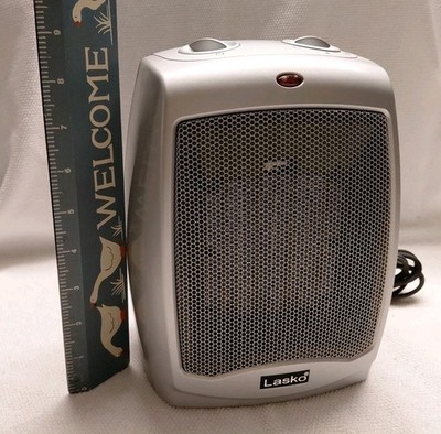 Lasko 1500W Small Ceramic Space Heater,Thermostat,100 sq ft/Desk/Small Space,EXC