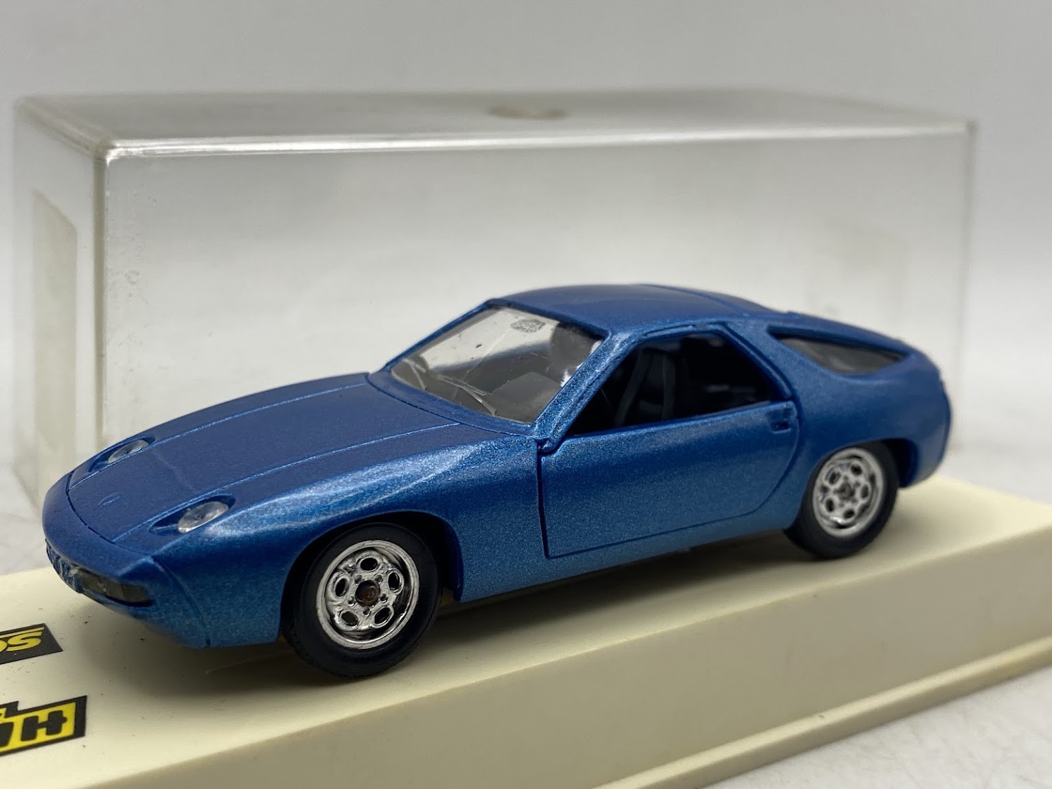 Solido Porsche 928s Coupe 1980 1:43 1505