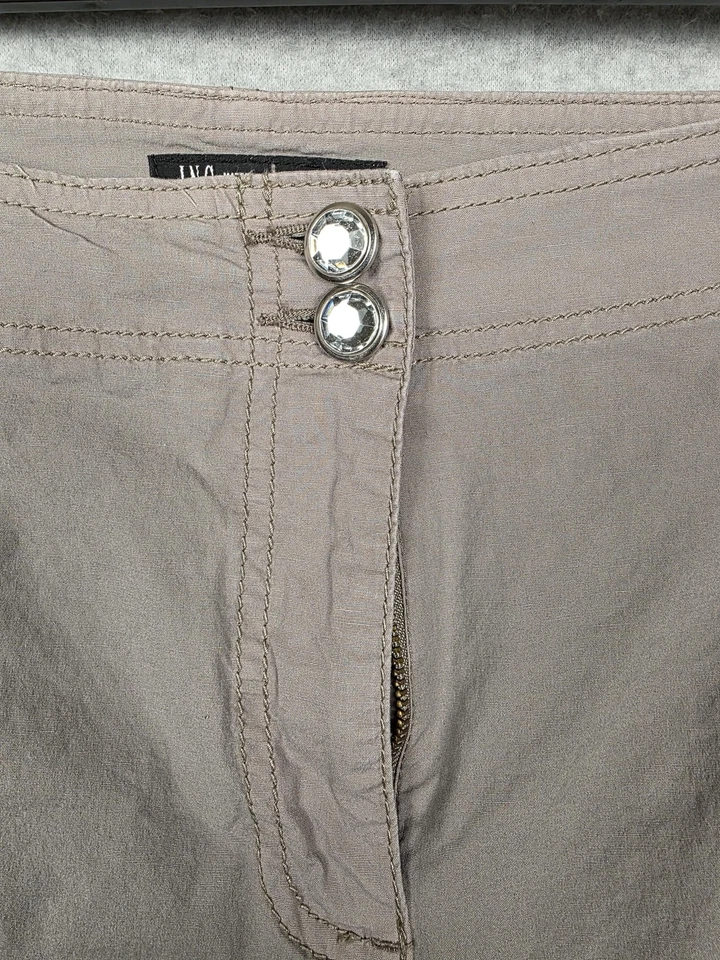 Pantalones capri INC International Concepts para mujer 20 W color topo cargo con tachuelas Foto 4 de 4