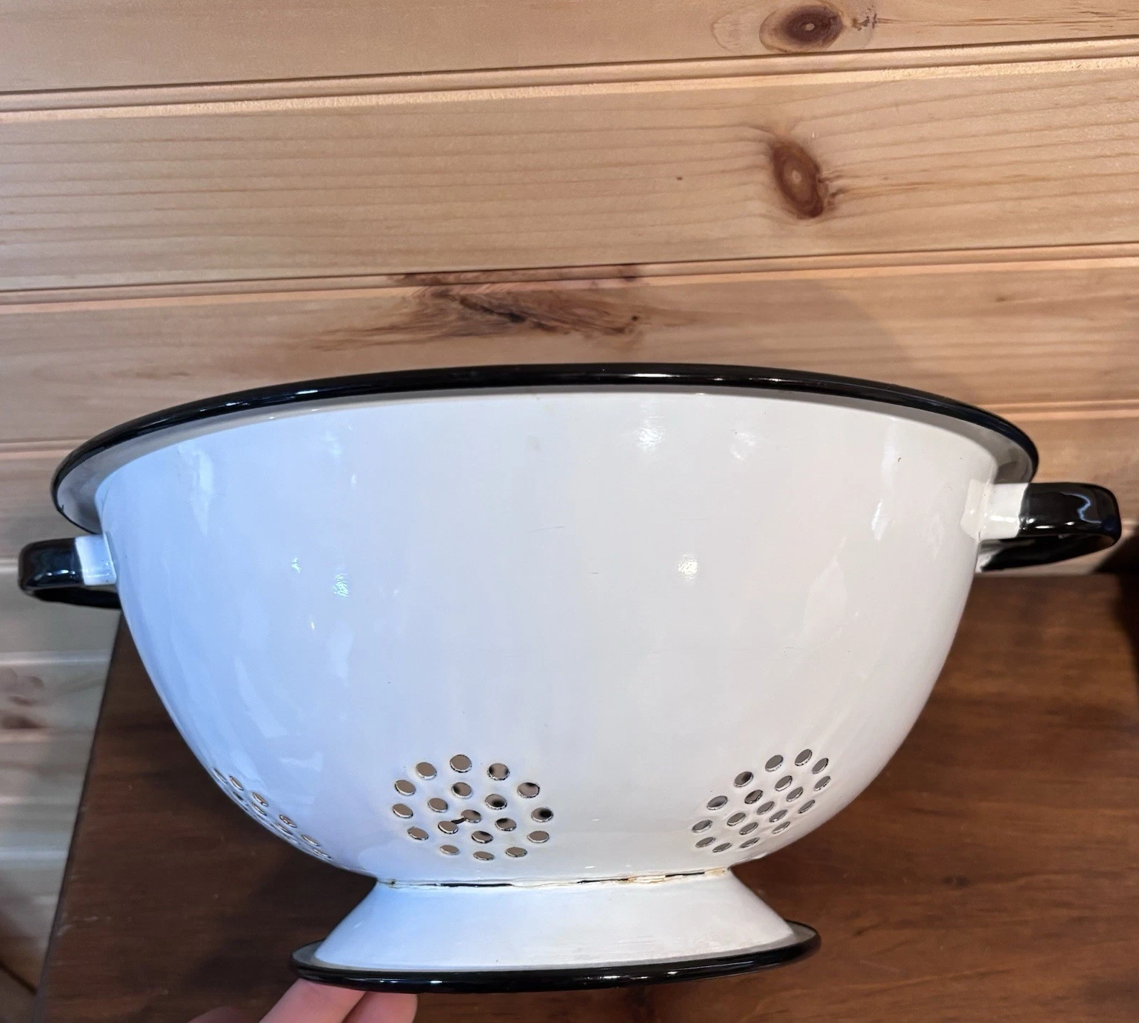Large White Enamel Metal Colander with Black Trim, 11 Inch, Handles