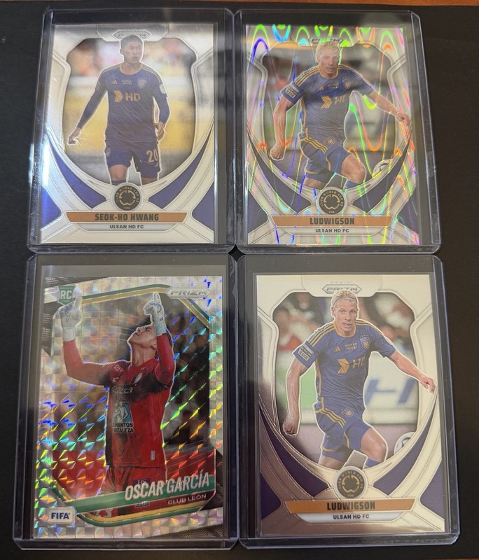 Ulsan HD FC/Club Leon Lot Of 4 Hwang, Ludwigson X2 (one Prizm), Garcia RC Prizm