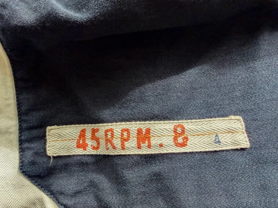 Mono 45R 45 rpm y chaqueta talla 4 Japón informal Foto 4 de 4