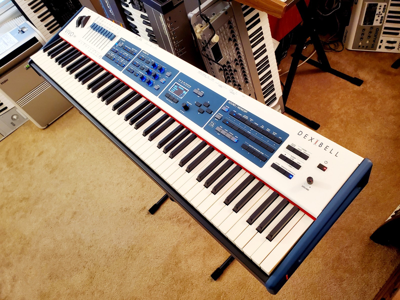 MUST SEE!!! DEXIBELL VIVO S9 PROFESSIONAL STAGE PIANO STILL IN FACTORY BOX!