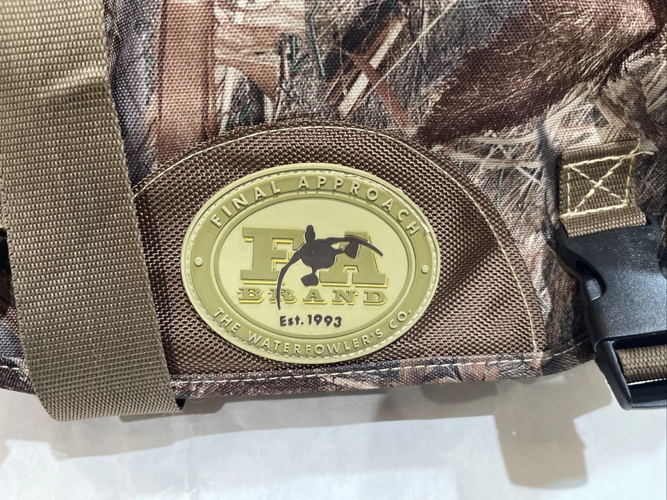 Final Approach The Waterfowler's Co Hunting Pack/Bag Mossy Oak Multi pockets New - Image 2 of 4