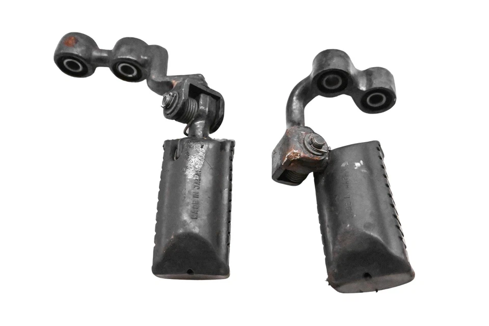 81 estriberas delanteras izquierda y derecha para Suzuki GS550E Foto 3 de 3