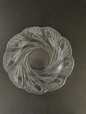 KIG Indonesia Floral Swirl Clear Glass Salad Plates 7 1/4" Scalloped Edge