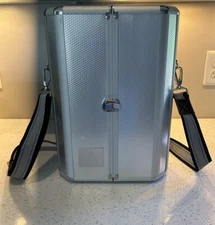 Platinum Picnic Time Wine Case With Accessories 2 Glasses Opener Napkins & Cork