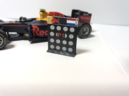 Pitboard 1:43 (Pizarra F1) / Max Verstappen (RedBull) / P1 - Imagen 1 de 3