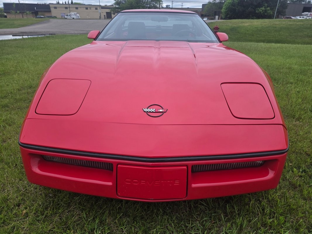 1990 Red Chevrolet Corvette   | C4 Corvette Photo 3