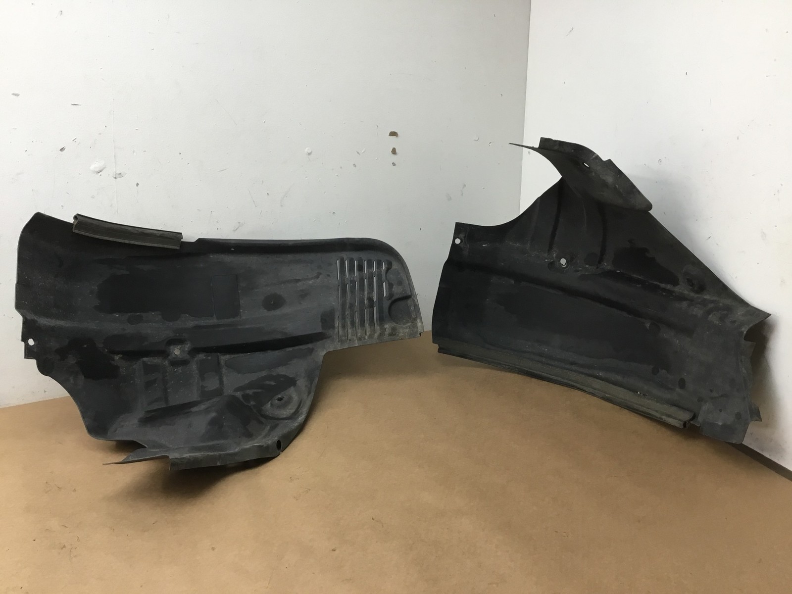 Maserati Coupe GT 2003 Rear Left Driver Fender Splash Shield Liner Set 02-06 ;:Y