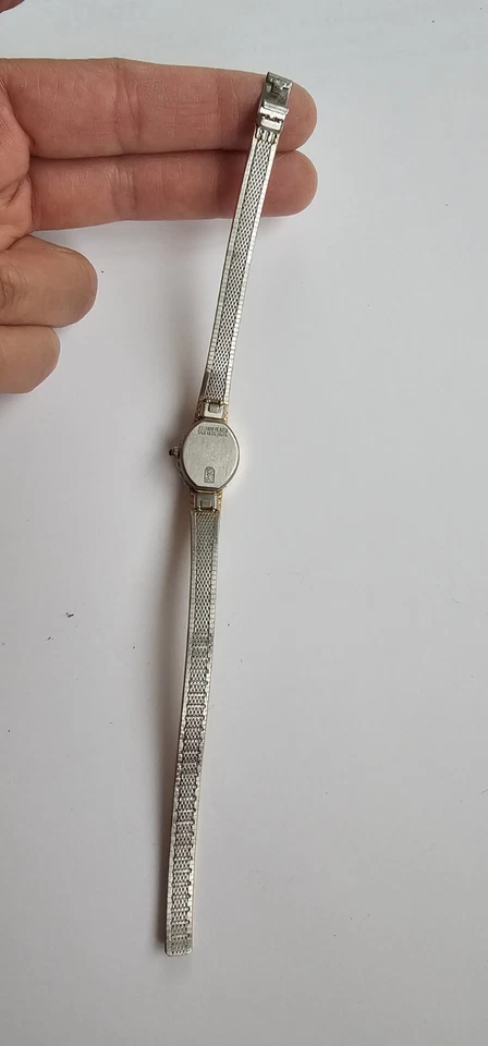 Reloj Pulsera Jules Jurgensen Diamantes Zafiro Azul Damas Placa Dorada Nuevo Batt Foto 4 de 4