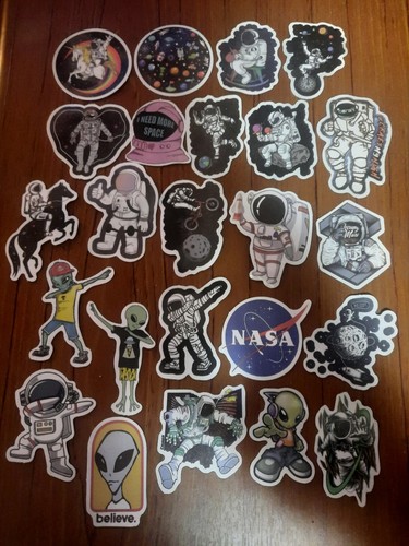 45 coole Astronaut Space/Alien Aufkleber für Laptop/Handyhülle usw. - Bild 1 von 2