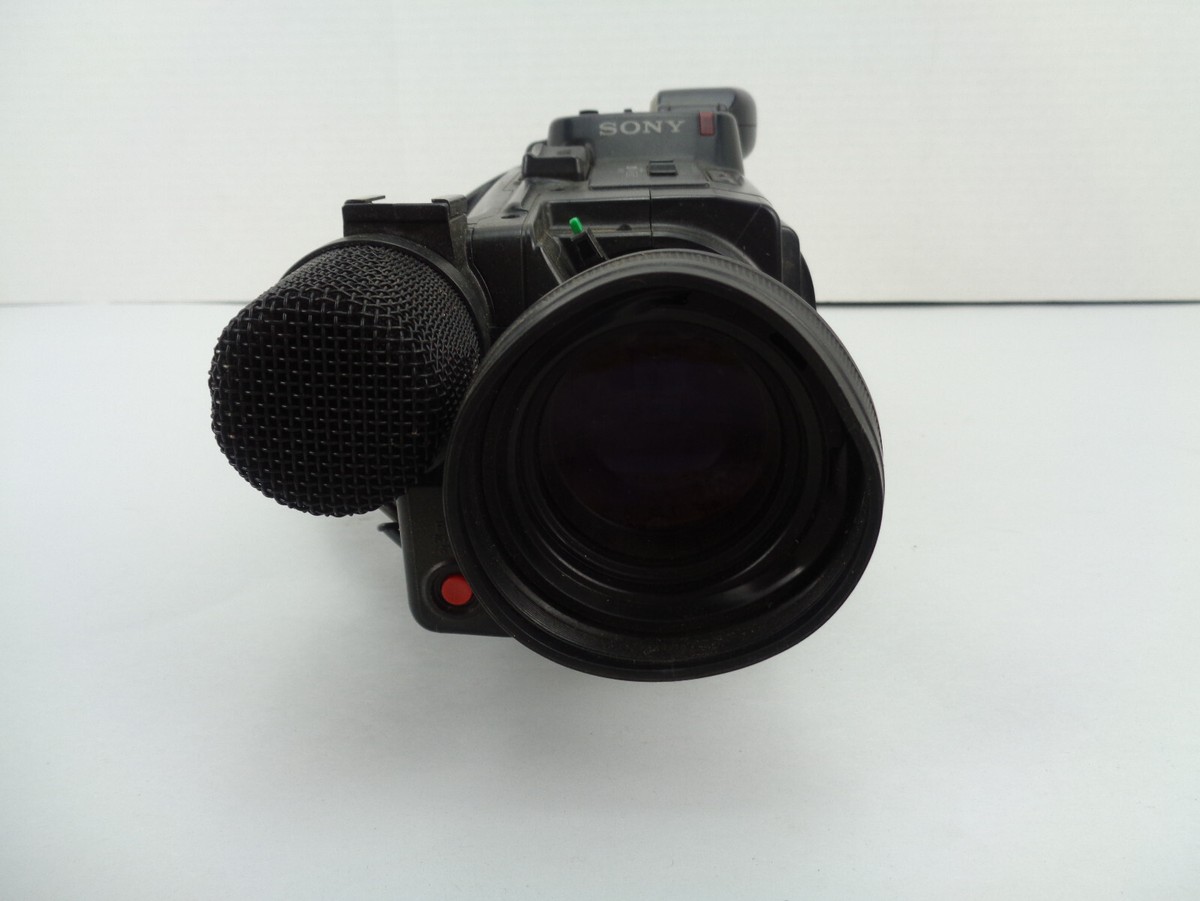 Sony VideoHI8 HandyCam Video Camera Recorder CCD-V99 Dual