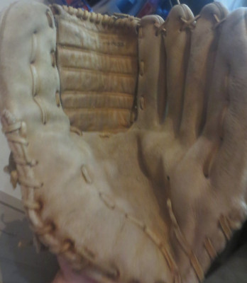 Rawlings Vintage Cesar Cedeno Softball Size 13'' Right Hand Throw Glove (GJF4)
