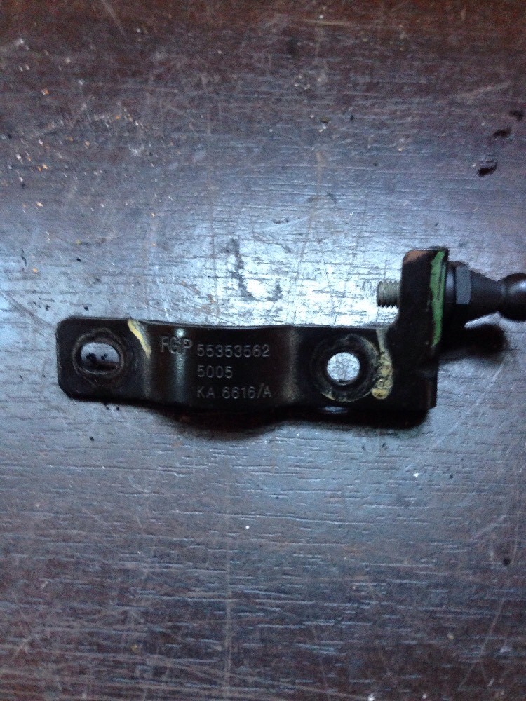 Engine Cover Bracket 55353562 for Opel VECTRA C or ZAFIRA B 1.9 