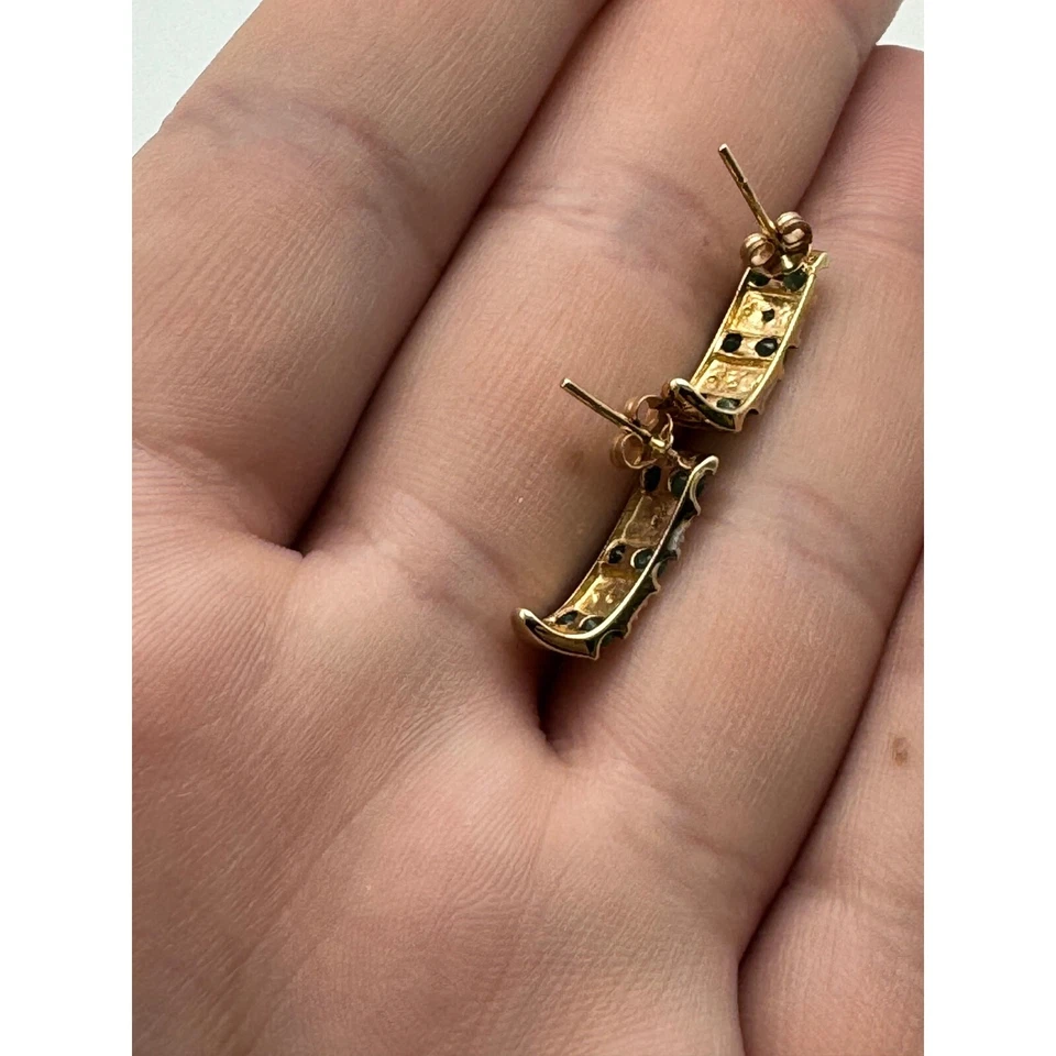 Pendientes de diamantes y esmeraldas de dos tonos 14K Foto 2 de 2