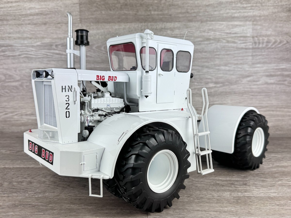 Universal Hobbies The Toy Tractor Times BIG BUD HN 320 1/16 Scale