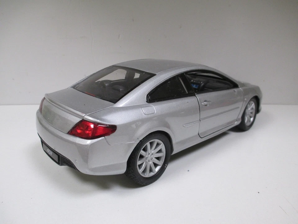 PEUGEOT 407 Coupé V6 Gris Argent Métal Silver Grey de 2006 WELLY WE12562 au 1/18 - Photo 2/4