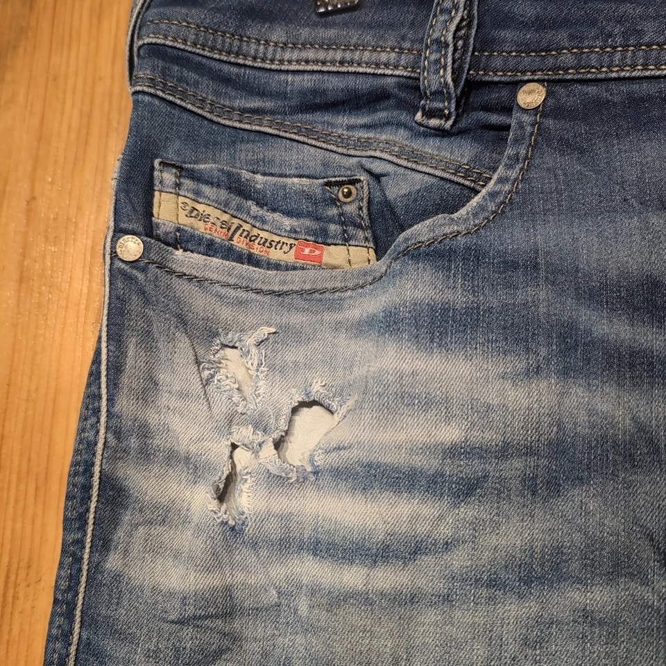 Diesel Distressed Ripped Mens Jeans Slim Tapered Blue Button Fly W31 L30 - Image 4 of 4