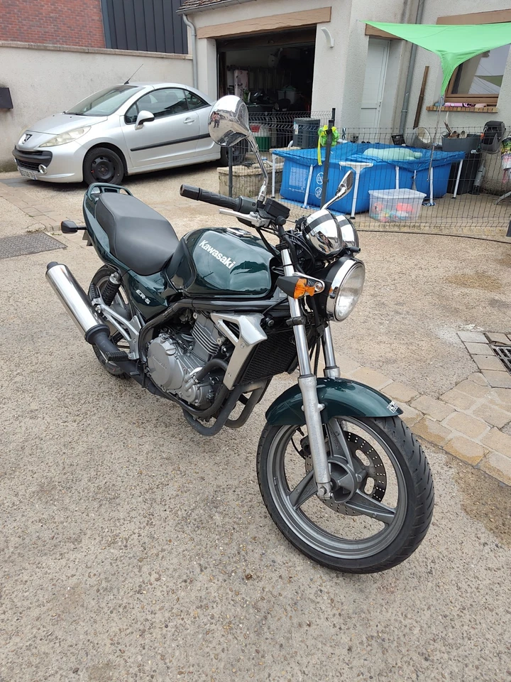 moto routière - Photo 1/4