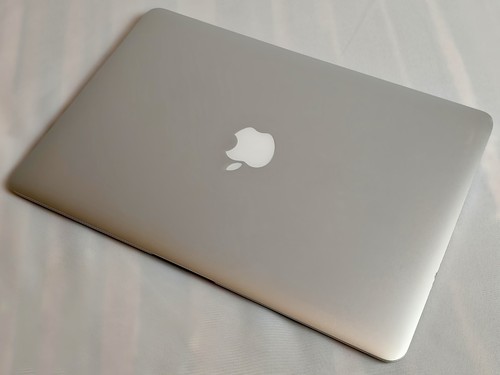 MacBook air A1466 - 13.3 in - Intel core i5 1.6 GHz (up to 2.7) - 128GB - 8G RAM - Bild 3 von 17