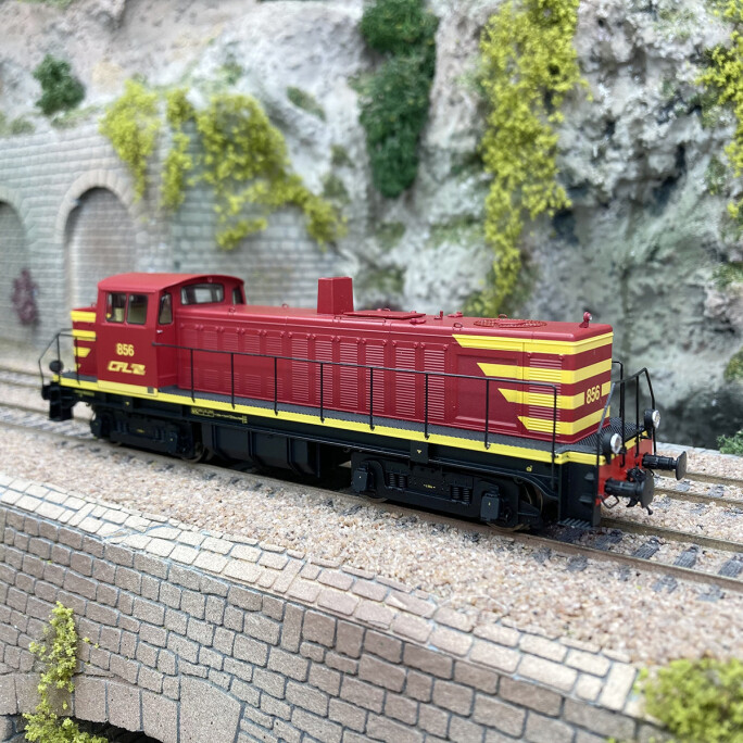 Locomotive diesel 856 CFL train miniature HO REE JM-016S digital DCC