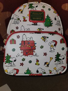 loungefly peanuts christmas