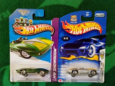 Hot Wheels Corvette Stingray 2003 #015 first editions + 2013 Green Lot Of 2