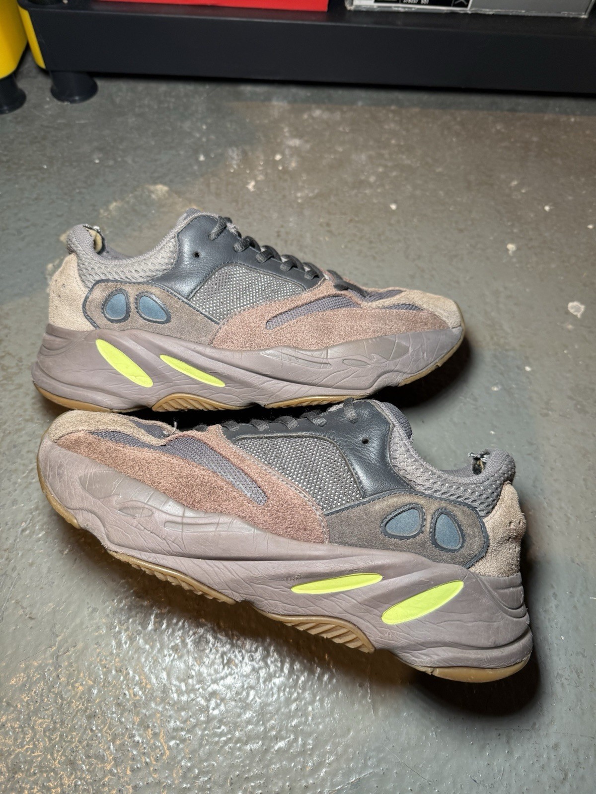 Size 9.5 - adidas Yeezy Boost 700 V1 Mauve