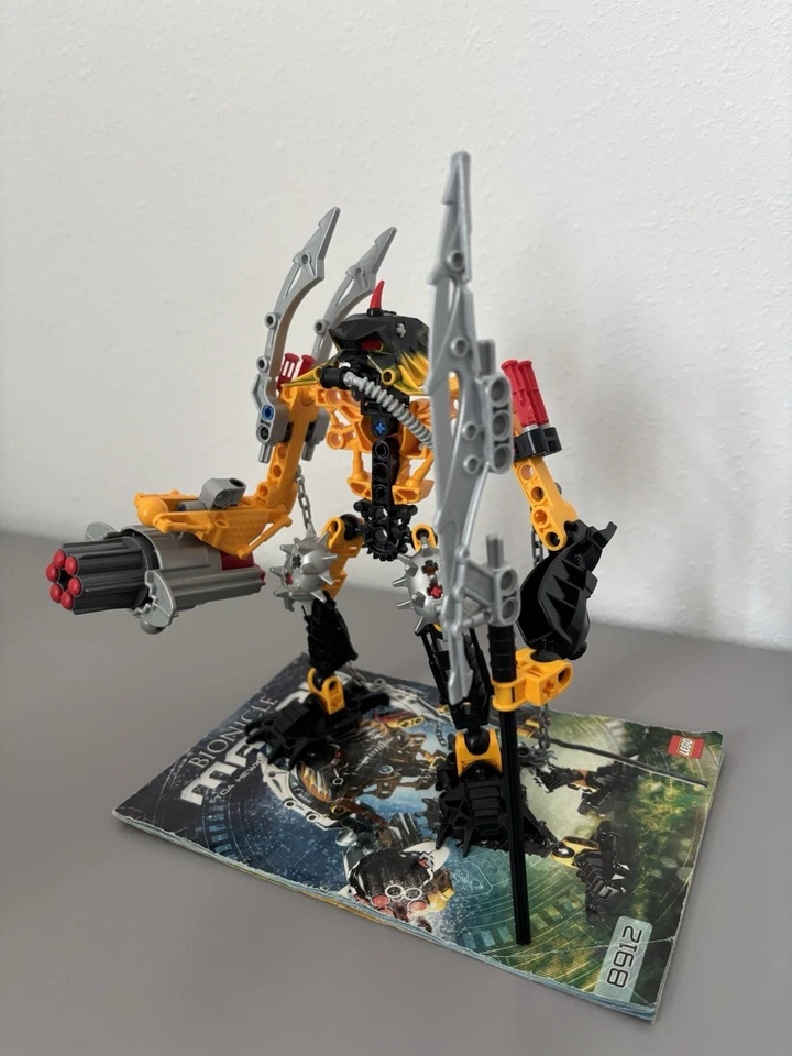 LEGO BIONICLE Toa Hewkii Mahri 8912 Completo con Instrucciones (intercambios de color menores) Foto 2 de 2