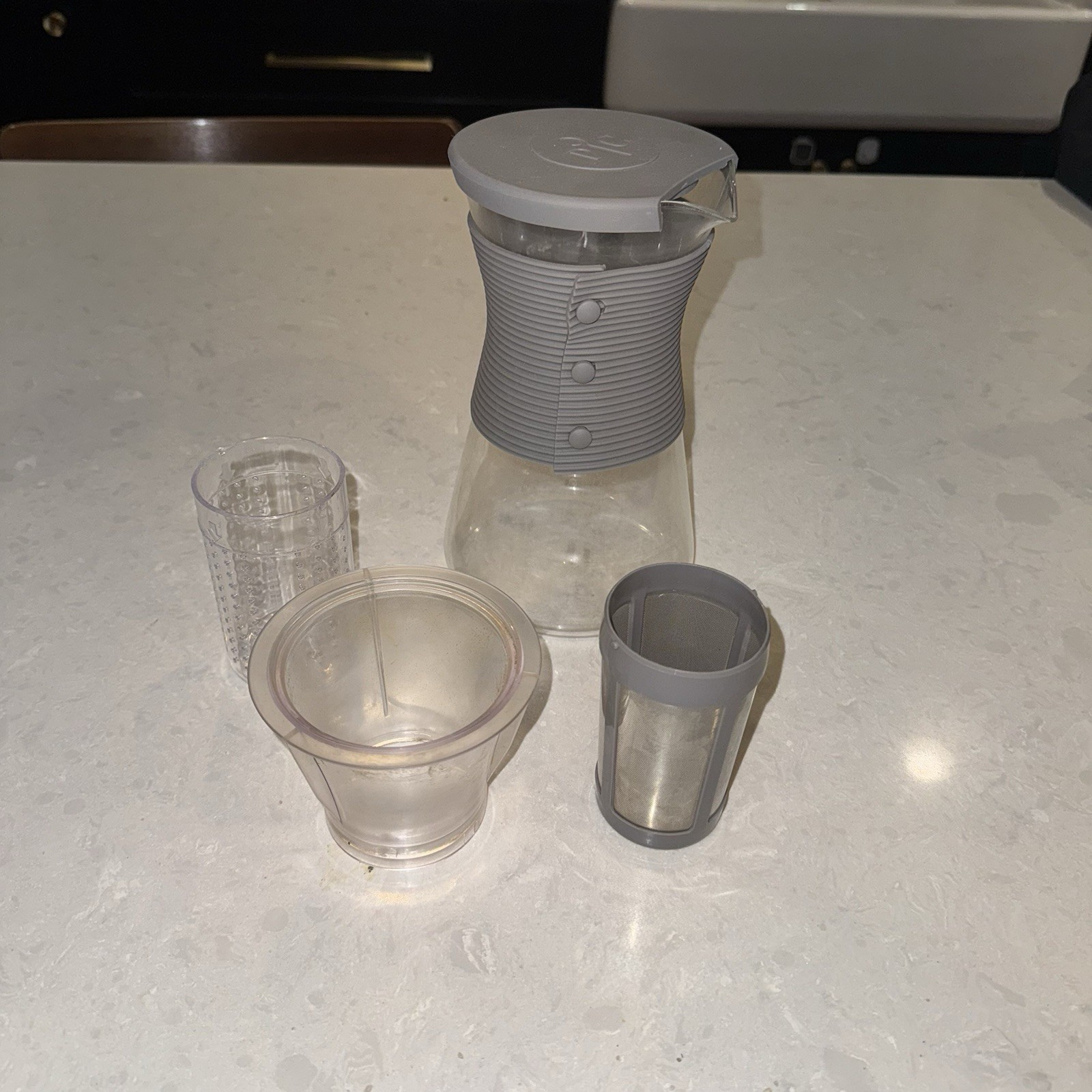 Pampered Chef Cold Brew Coffee Pitcher with Coffee Brewing Piece