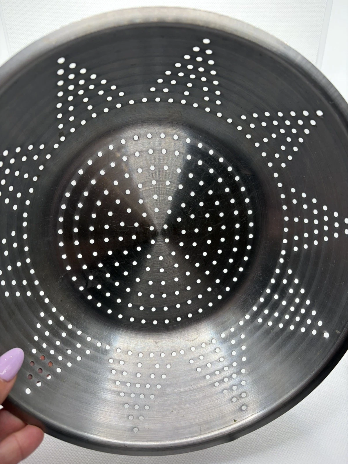 Vintage Stainless Steel Colander Flower/Star Pattern Strainer Bowl Flat Bottom