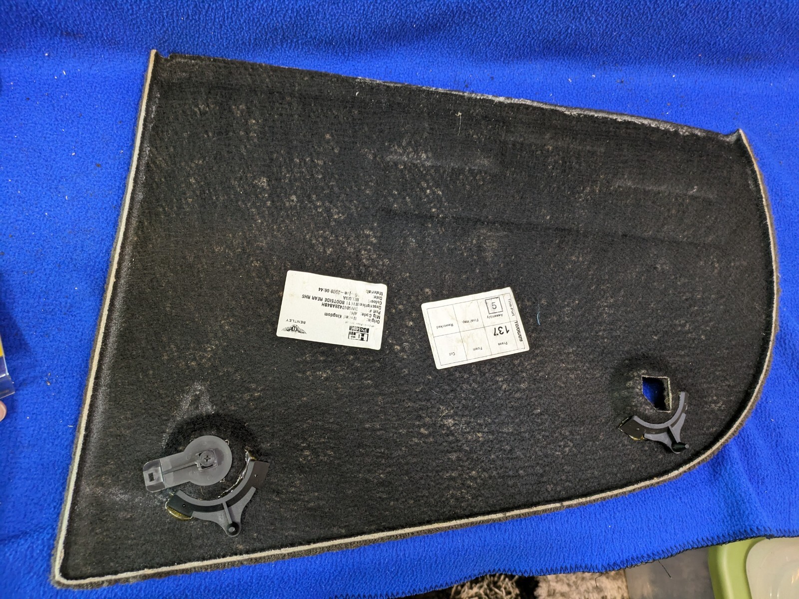06-12 Bentley Continental Flying Spur right rear trunk battery door trim panel