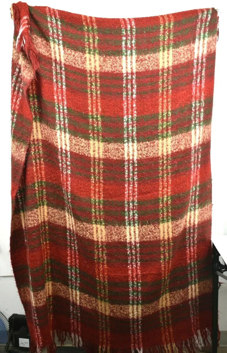 Isaac mizrahi throw blanket hot sale