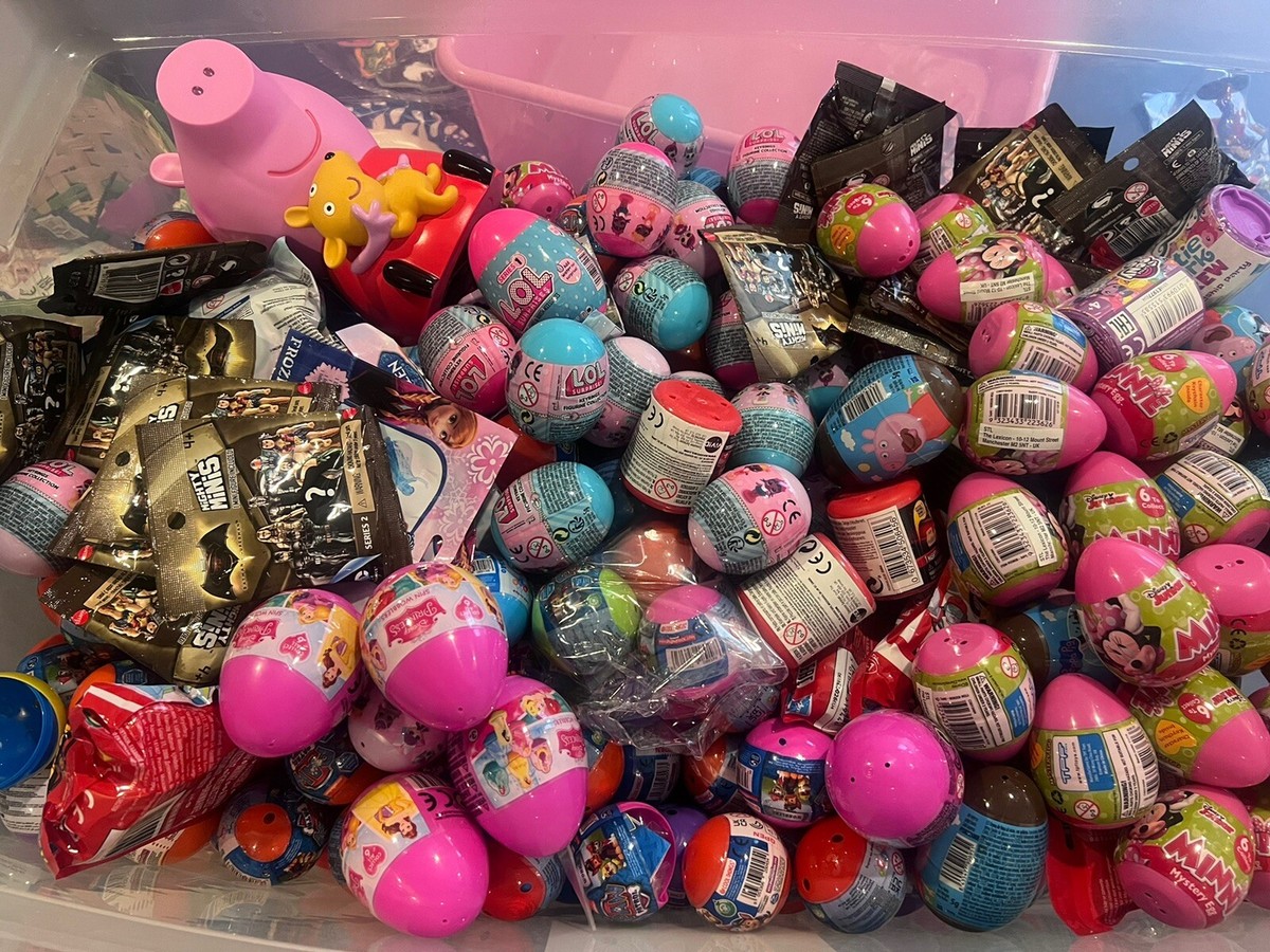 NEW BLIND BAGS FIGURES CARDS KEYCHAINS PLUSH BOYS/GIRLS 25 Items