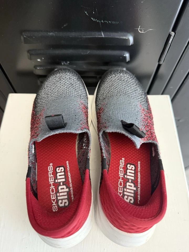 Tênis Skechers Slip Ins Shoes Youth 1.5 vermelho preto mãos livres - Imagem 4 de 4